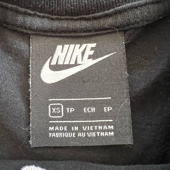 Nike tee - Picture 3 of 4